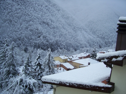  Image name: molino 2008 pasqua 017.jpg 
 width: 425 pixel 
 height: 319 pixel 
 Size: 129495 bytes 
 Click to enlarge 